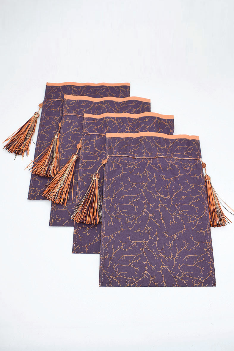 Tassel Tie Drawstring Paper Gift Pouch with Christmas print, Set of 4, 21X18cm
