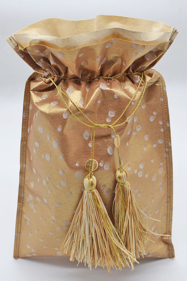Tassel Tie Drawstring Paper Gift Pouch with Christmas print, Set of 4, 21X18cm