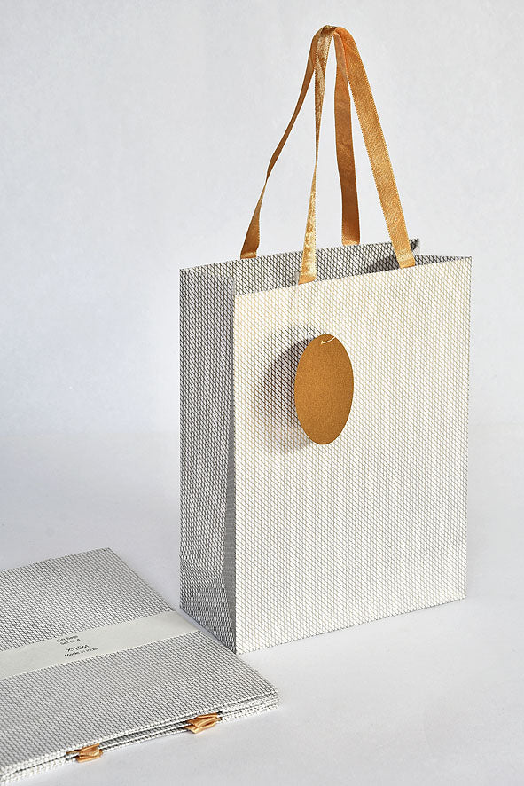 Diagonal Grids White Gift Bags, Set of 4