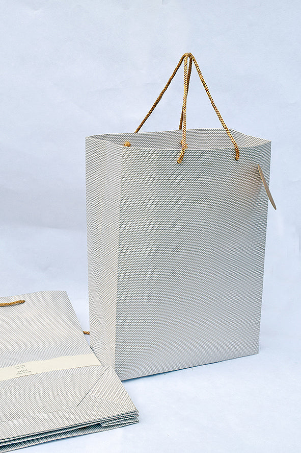 Diagonal Grids White Gift Bags, Set of 4