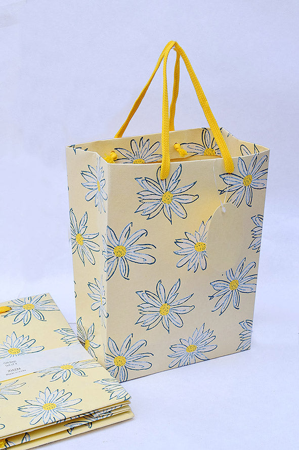 Daisies Floral Yellow Gift Bags, Medium, Set of 4, 9.5x7