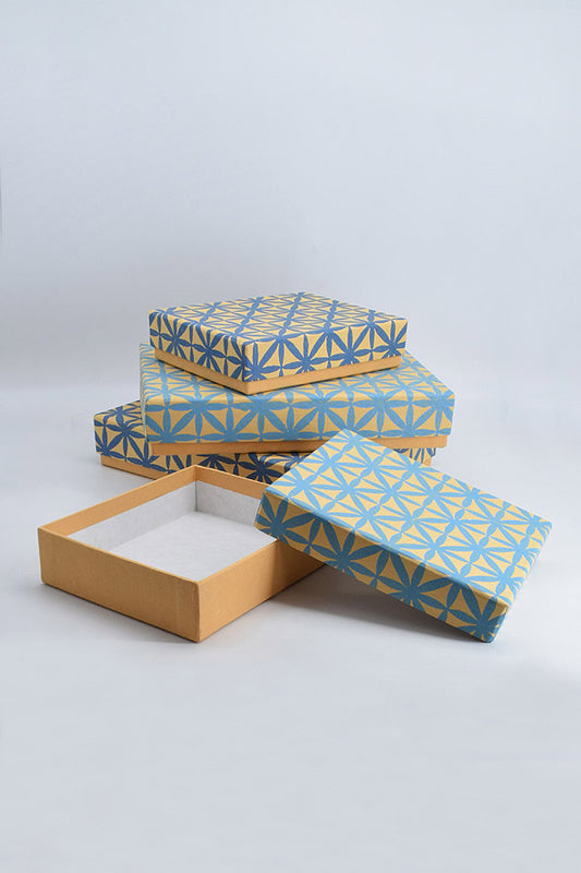 Gift Box for Mithai / Chocolates - Tapa Grid Print with Plain Paper Base