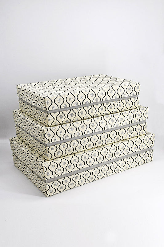 Ogee Star Rectangular Inset Gift Box