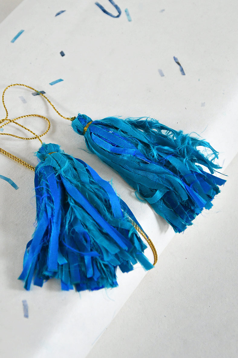 Festive Décor: Silk Tassels Gift Topper l Rickshaw Recycle