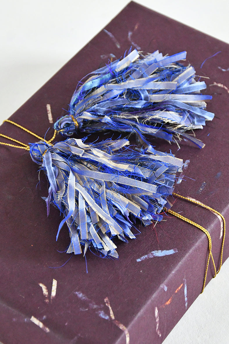 Festive Décor: Silk Tassels Gift Topper l Rickshaw Recycle