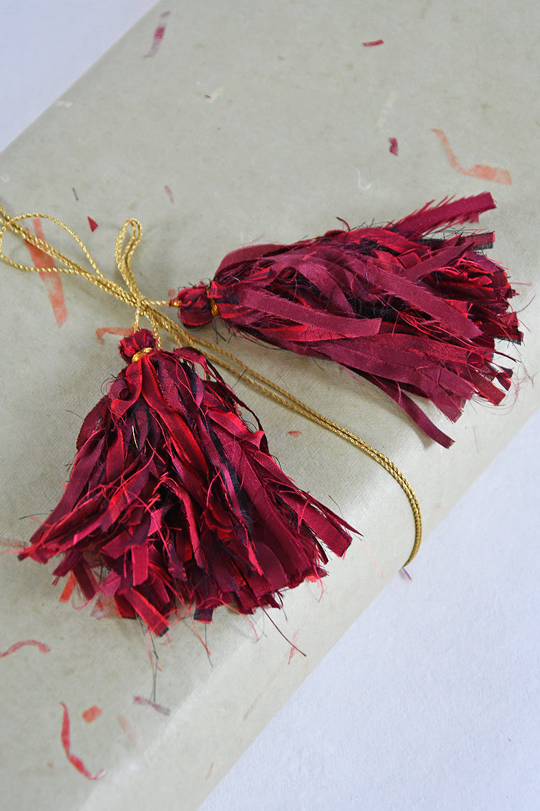Festive Décor: Silk Tassels Gift Topper l Rickshaw Recycle