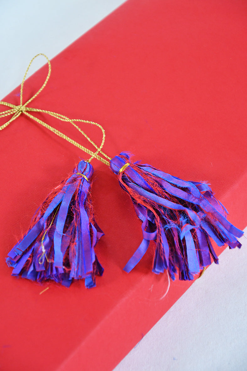 Festive Décor: Silk Tassels Gift Topper l Rickshaw Recycle