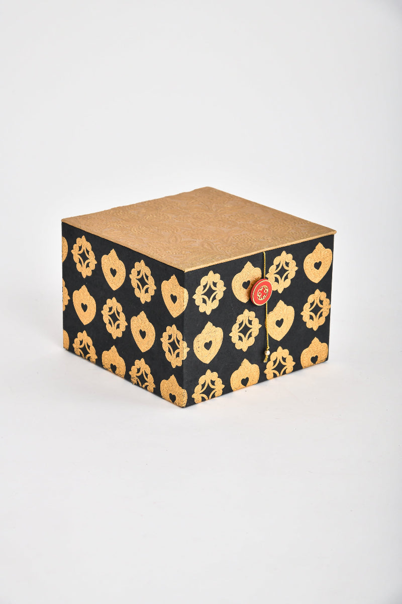 Medallions Flip Top box