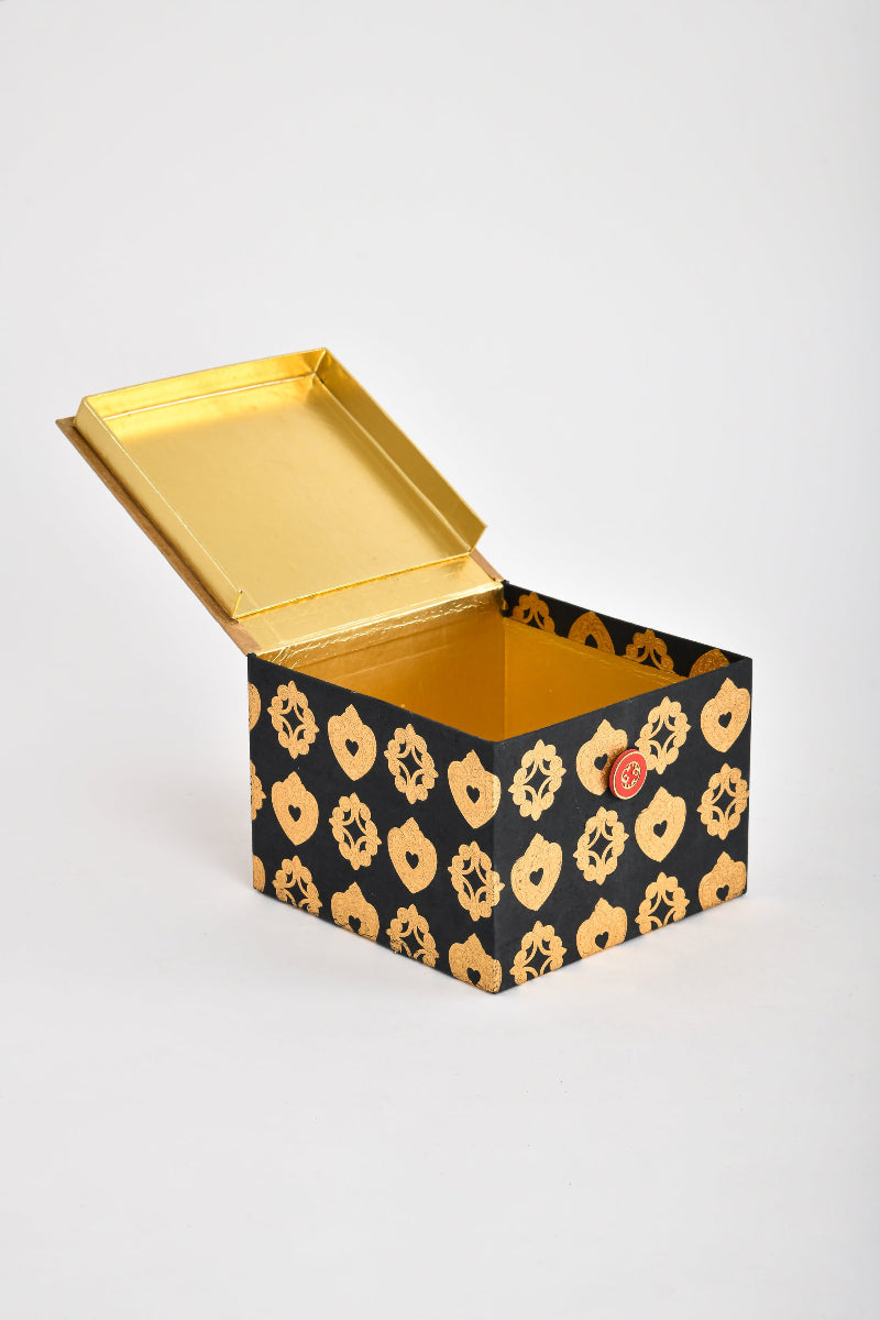 Medallions Flip Top box