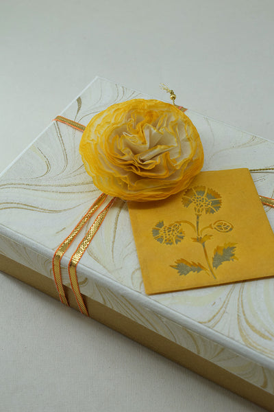 Floral Motif Cutwork Envelope & Gold Foiled Tag, Set of 5, 7x7