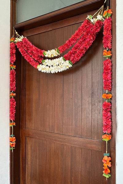 Gajra and Rajnigandha 3 string vandanwar, 90 cm