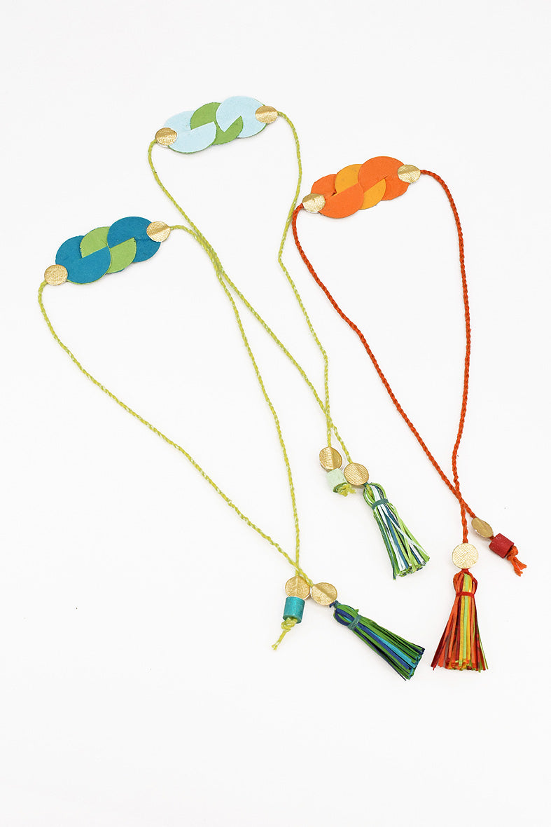 Trimmed paper disc Rakhi