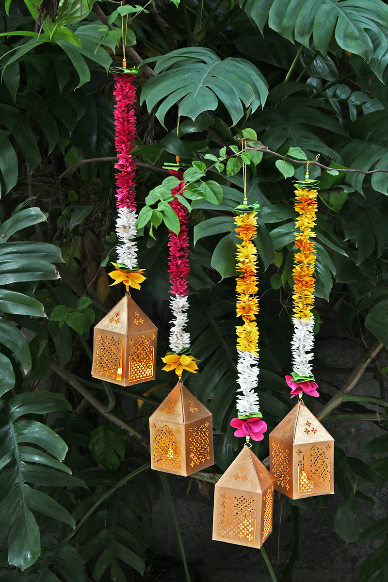 Hut Light with Mogra Flower Ladi, Set of 2