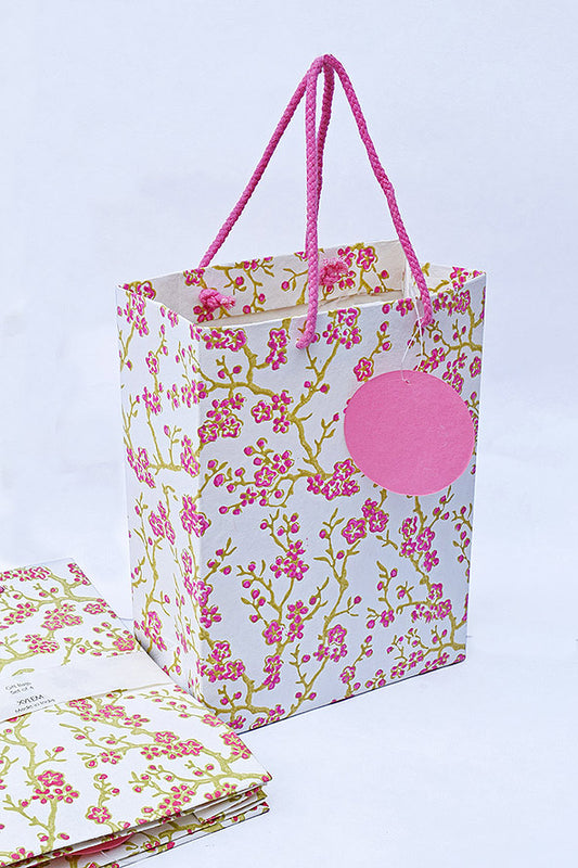Floral Print White Gift Bags, Set of 4