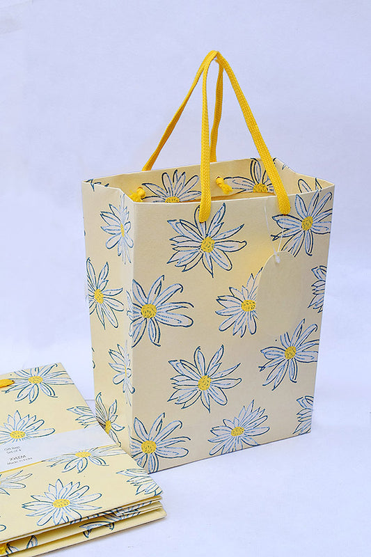 Daisies Floral Yellow Gift Bags, Medium, Set of 4, 9.5x7