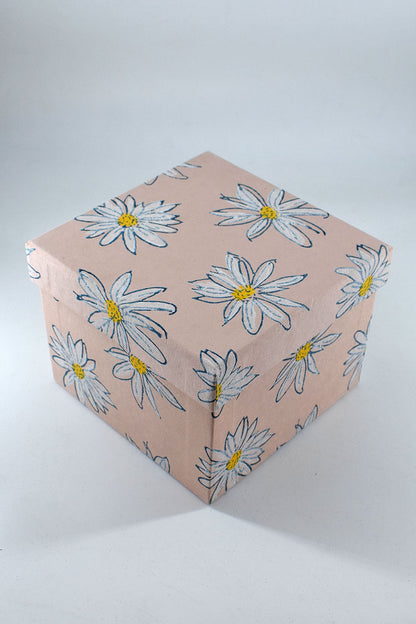 Daisies Square Box