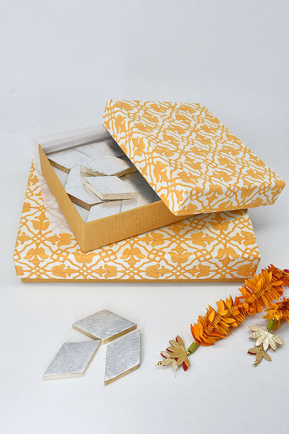 Gift Box for Mithai / Chocolates - Jaipur Turnaround Pattern with Plain Paper Base