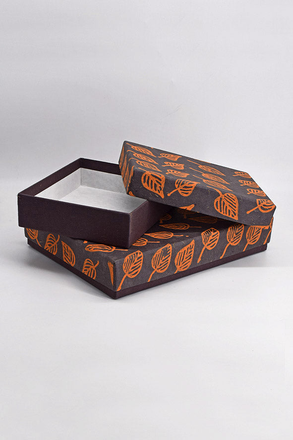 Gift Box for Mithai / Chocolates - Peepal Leaves with Plain Paper Base