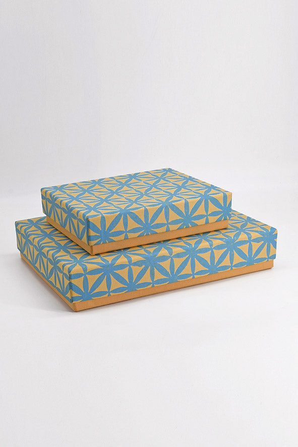 Gift Box for Mithai / Chocolates - Tapa Grid Print with Plain Paper Base
