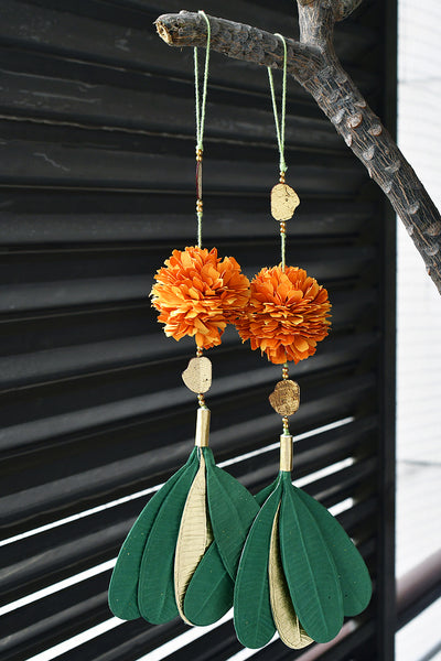Savera - Daisy Diya, Marigold Hanging & Ashok Leaf Vandanwar Gift Box