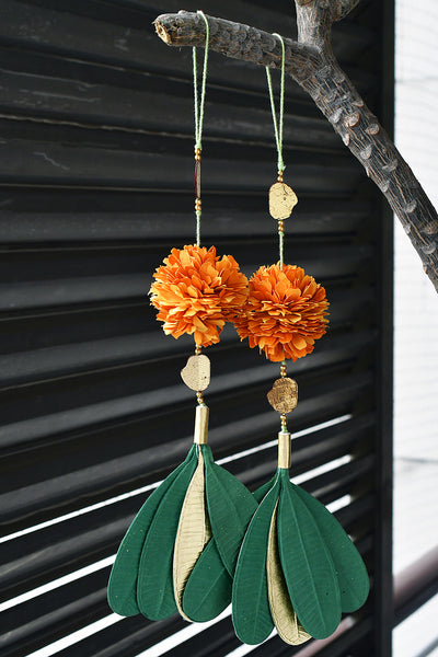 Narangi - Champa Flower Diya Gift Box with Marigold Hanging Décor