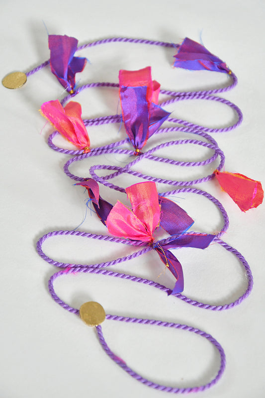 Festive Décor: Chindi String Gift Topper l Rickshaw Recycle