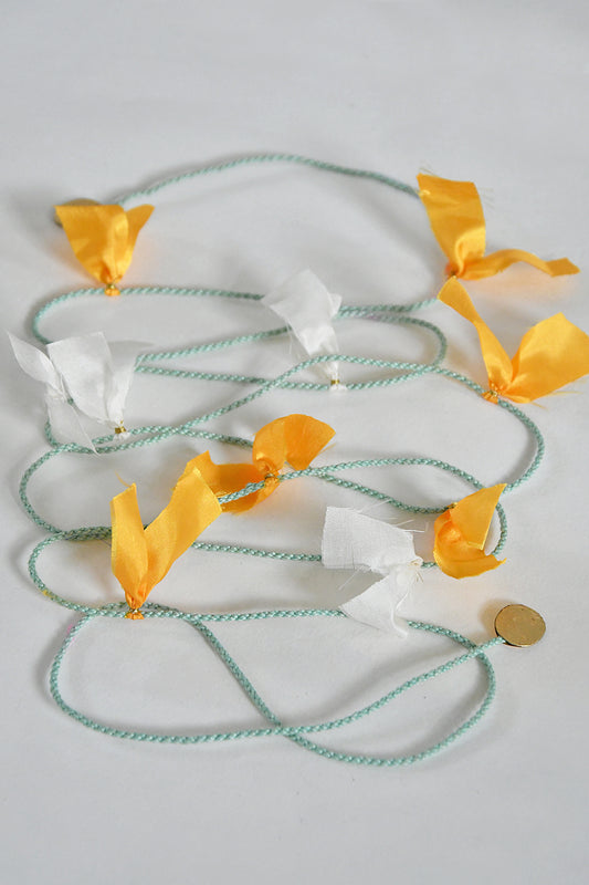 Festive Décor: Chindi String Gift Topper l Rickshaw Recycle
