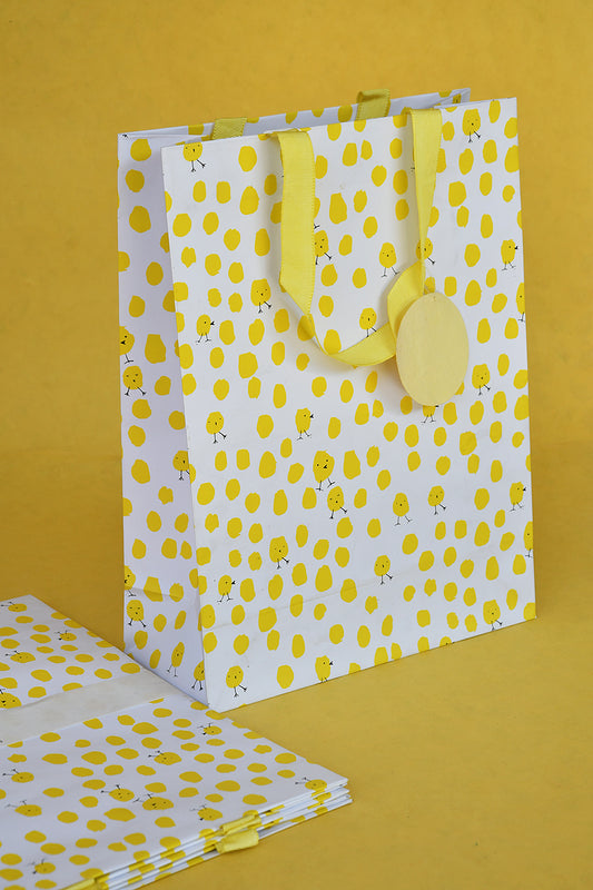 Easter Gift Bag: Yellow Egg People on White