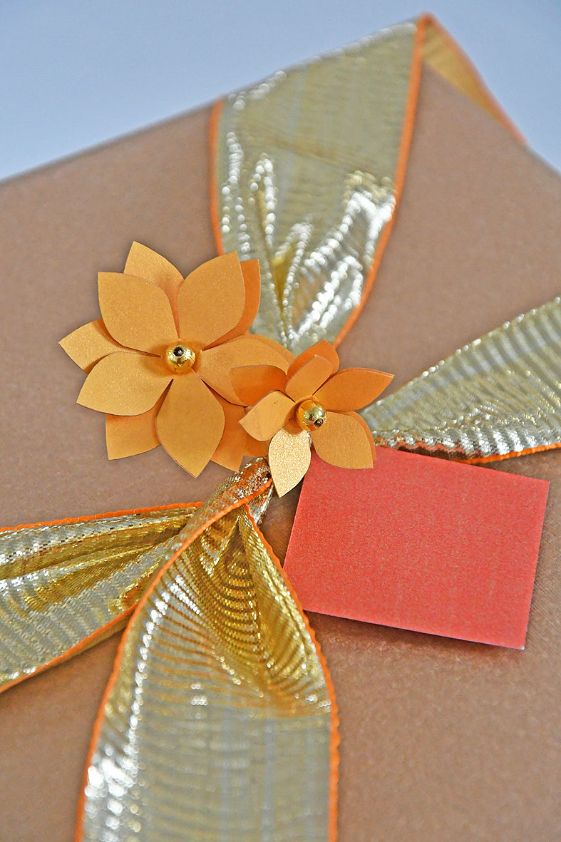 Festive Décor: Paper Flower Gift Topper l Rickshaw Recycle