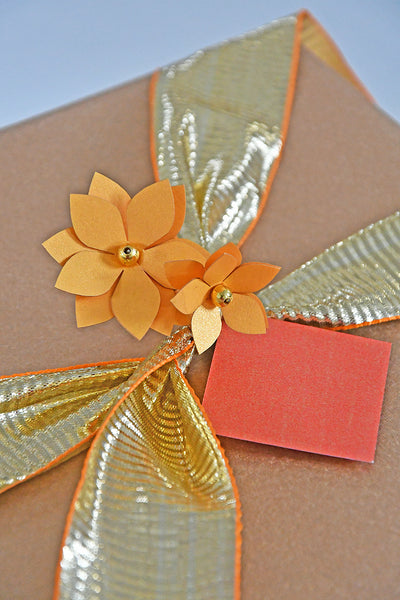 Festive Décor: Paper Flower Gift Topper l Rickshaw Recycle