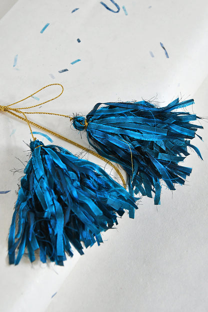 Festive Décor: Silk Tassels Gift Topper l Rickshaw Recycle
