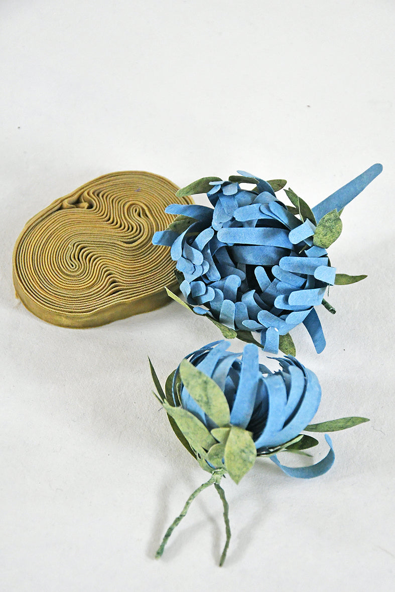 Festive Décor: Paper Flower Gift Topper l Rickshaw Recycle