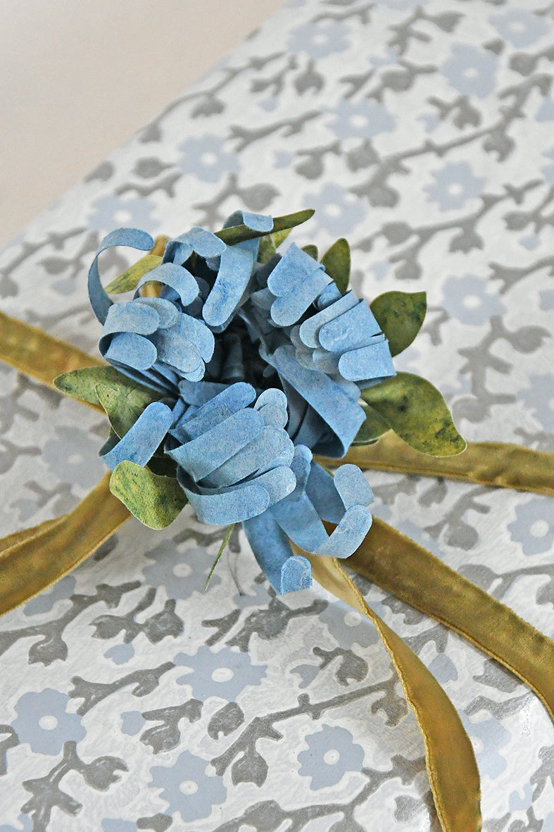 Festive Décor: Paper Flower Gift Topper l Rickshaw Recycle