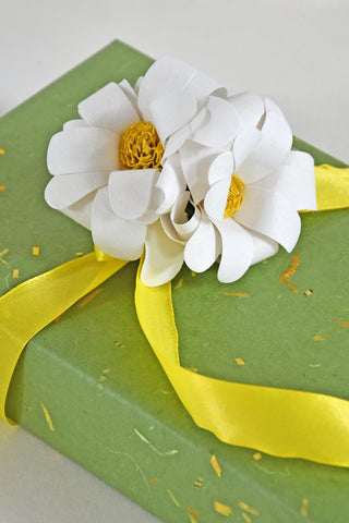 Ornament 2 Daisy Paper Flowers Gift Topper with Ribbon