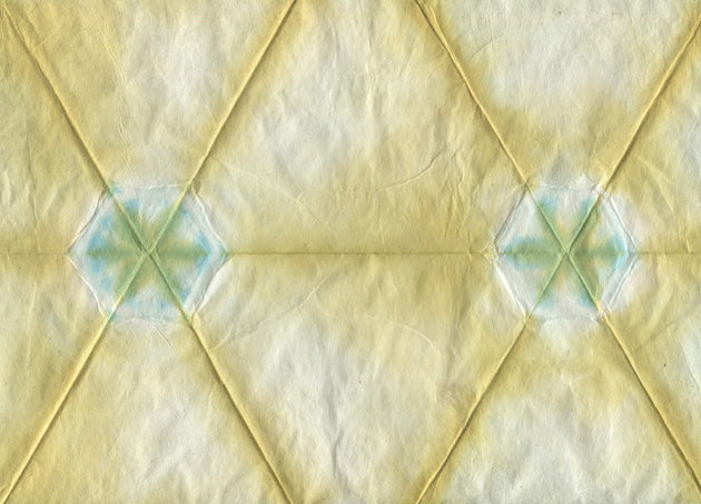 Hex Grid Circle Dyed: Green Phirozi on Natural Daphne