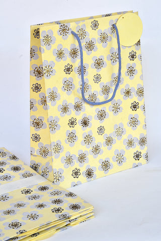 Give in Style: Gift Bags Sakura Blossoms l Rickshaw Recycle